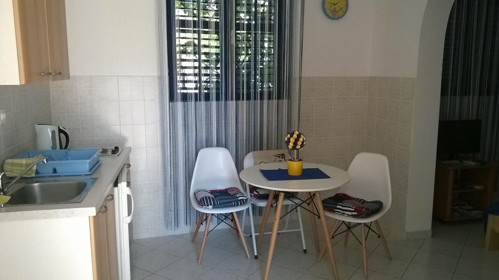 Apartments Tanja & Boris Baška Стая снимка