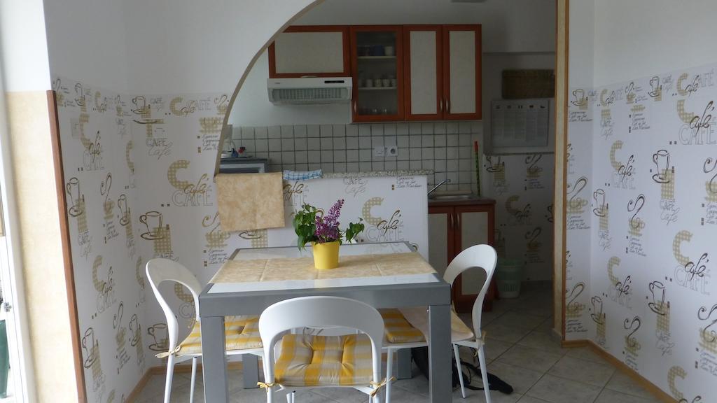 Apartments Tanja & Boris Baška Стая снимка
