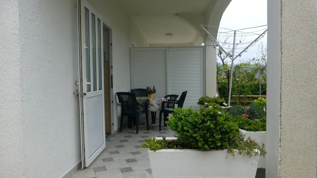 Apartments Tanja & Boris Baška Стая снимка